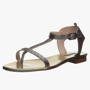 Sarah Jessica Parker Minimalist Sandals with T-Strap Design